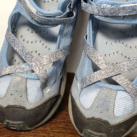 Lands’ End Womens Mesh Slip On Hiking Outdoor Walking Shoes Blue Size 9.5B - Picture 2 of 8